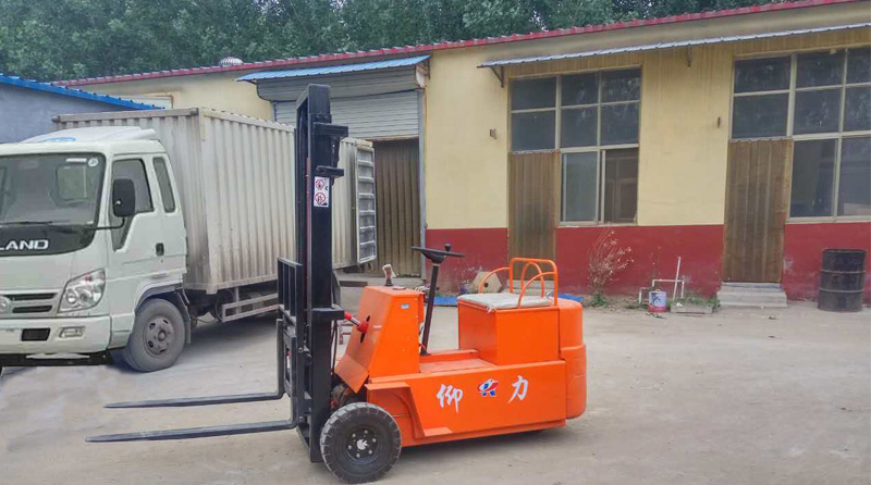 仰力電動(dòng)叉車