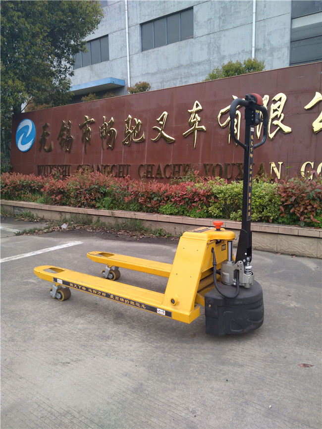 暢馳：電動(dòng)倉儲車