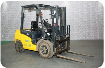 金鷹重工：CPCD30內燃平衡重式叉車