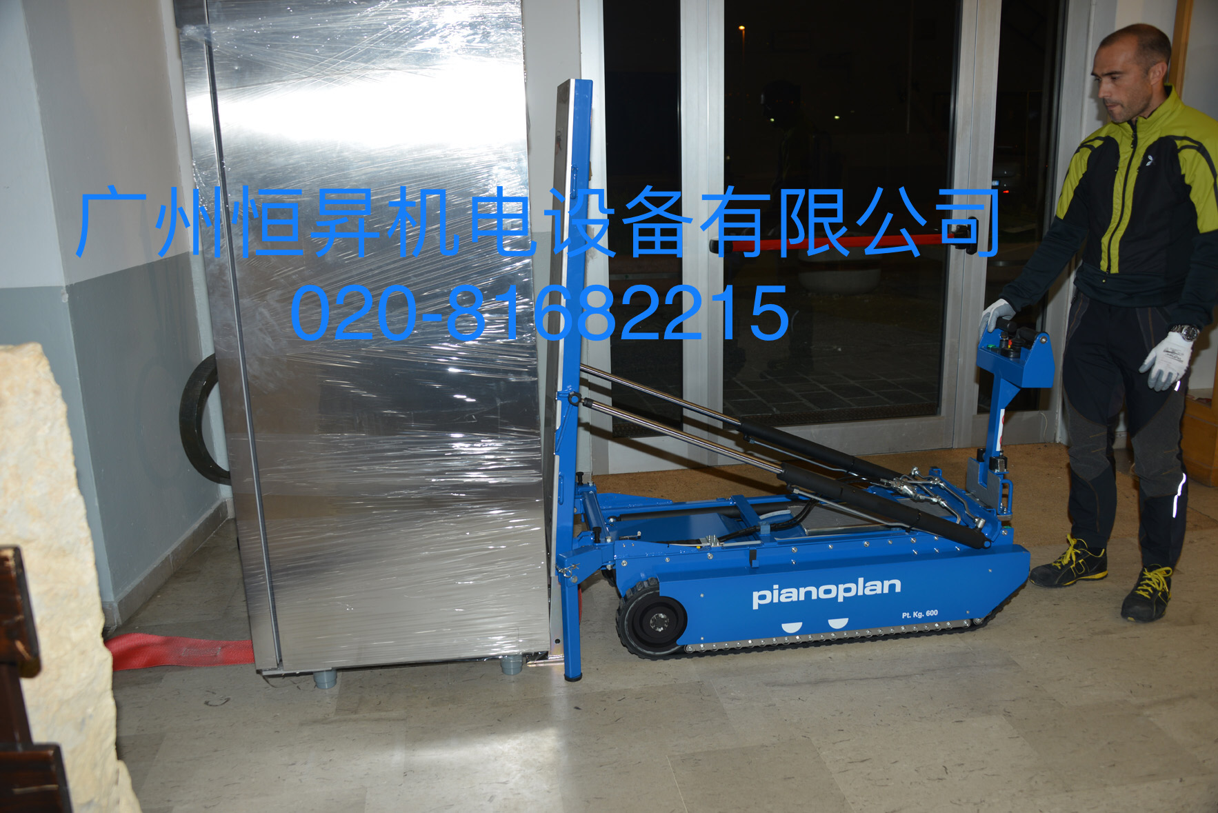 意大利載重600kg履帶式電動爬樓機 自動裝卸重物