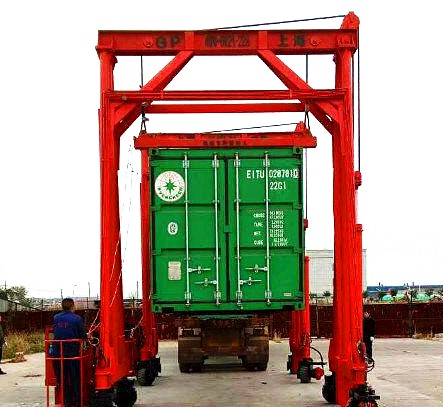 基澎：傾斜型吊機BSTD400