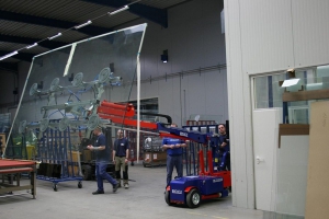 MAVLift 2200 室內玻璃機器人