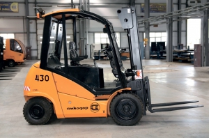 叉車 AMKODOR LF300