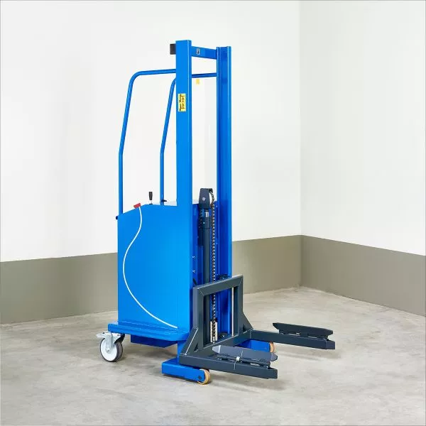 電動叉車HR200