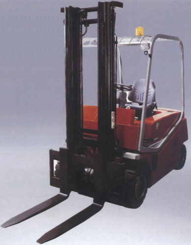 瑞典比特(BT)3噸四輪電動平衡重叉車 CBE30L