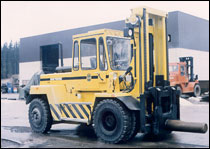 瑞典斯維叉車(SVETRUCK)12噸用于叉鋼鐵架的叉車 1260-30