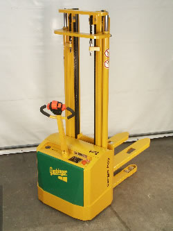 德國根克爾(genkinger)1.4噸步行式全自動電動堆高機 EGV1430
