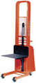 美國普瑞斯托叉車(PRESTOLIFTS)1500磅步行式半自動(dòng)電動(dòng)堆高機(jī) B678-1500