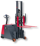 日本力至優叉車(NICHIYU)  FBD 系列0.7-1噸步行式電動堆高機 FBD Series (WALKIE HIGH LIFT TYPE)