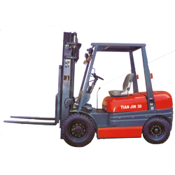 天津中外建(JINCHA)3噸柴油平衡重叉車 CPCD30