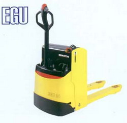 小松步行式低起升托盤運搬車 EGU