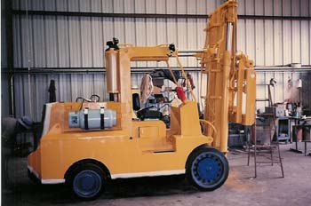 美國Apacheforlift& Equipment重箱內燃平衡重叉車