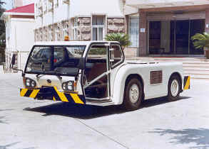 重汽集團(tuán)青專(zhuān)牌QFY-15L型飛機(jī)牽引車(chē) QFY-15L