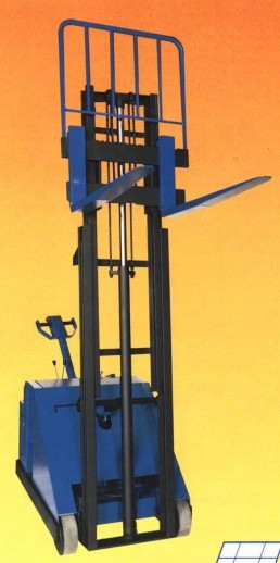 美國藍巨(BLUE GIANT)LTW series步行式電動堆高機 LTW series