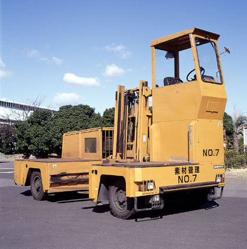 日本神鋼重型側面叉車(三)