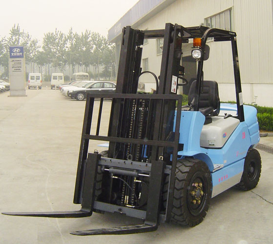 泰德雄獅FD30自由起升內燃平衡重式叉車 FD30