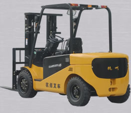 J系列四支點4-5噸電動平衡重式叉車 J系列四支點4-5噸電動平衡重式叉車