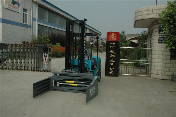 川力2.5噸內燃柴油抱夾叉車 CPC25E