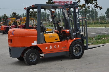 內燃3噸叉車 CPC30(多缸)