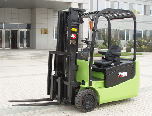 大連叉車(chē)1.8噸三支點(diǎn)蓄電池叉車(chē)