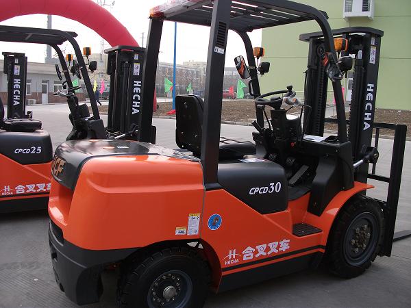 內燃平衡重式叉車 CPCD30