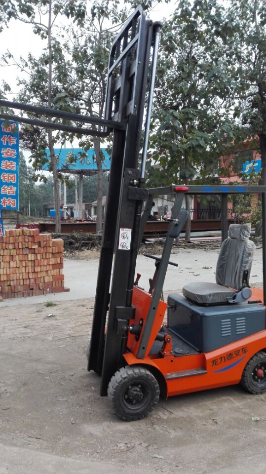 供應(yīng)電動搬運車 電動叉車 一噸叉車 安陽市安龍車輛廠生產(chǎn)銷售 放心選擇 LLD-15