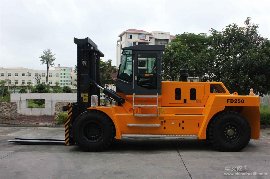 供應(yīng)華南重工內(nèi)燃重型25噸叉車廠家報(bào)價(jià)港口碼頭船用集裝箱叉車價(jià)格 HNF-250
