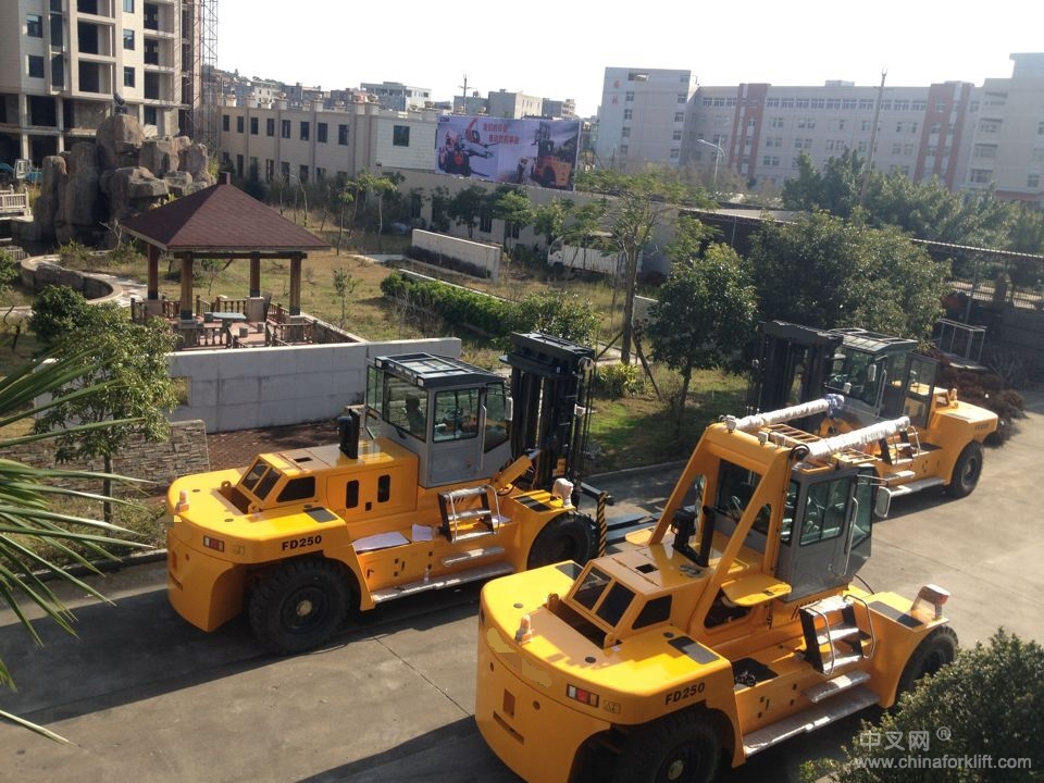 供應國產25噸叉車生產廠家報價鋼鐵鋼材石材專用品牌25噸叉車價格 HNF-250