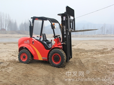 新款四驅叉車 ZH35