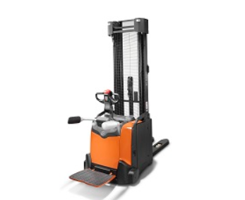 豐田  重型工況：STAXIO系列電動堆高機 SPE125L SPE160L
