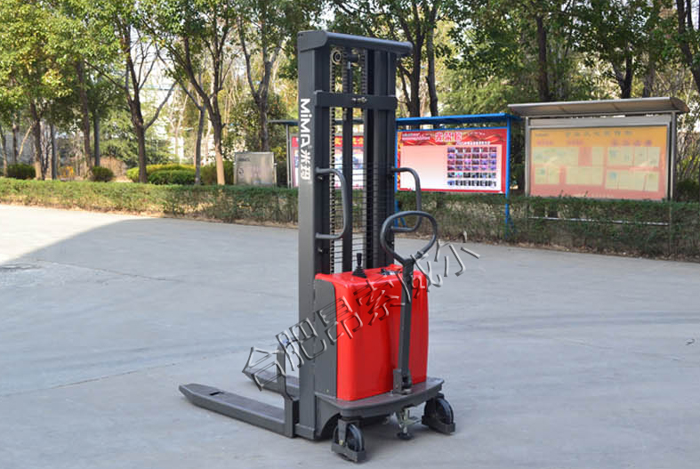 半電動托盤堆垛車TA品牌