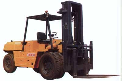 大連9噸柴油液力傳動叉車 CPCD90